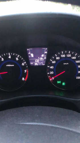 Imagen 7 de 10 de Hyundai Accent Mecánica
