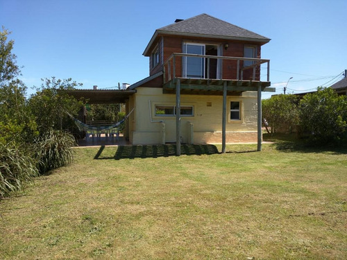 Imagen 4 de 12 de Casa En Venta - En Pleno Barrio Rivero - Punta Del Diablo
