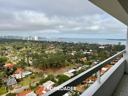 Gran Planta De 3 Dormitorios, Ubicada En Av.roosevelt