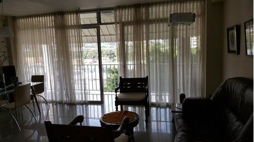 Imagen 1 de 9 de Apartamento Totalmente Remodelado  Y  Amoblado En Las Mercedes Caracas 22-24286