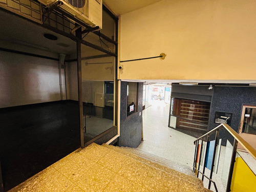 Alquiler De Local Comercial En 18 De Julio Con 25 Mts2 En Centro