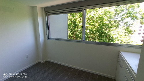 Venta Apartamento Prado De 2 Dormitorios Con Parrillero.
