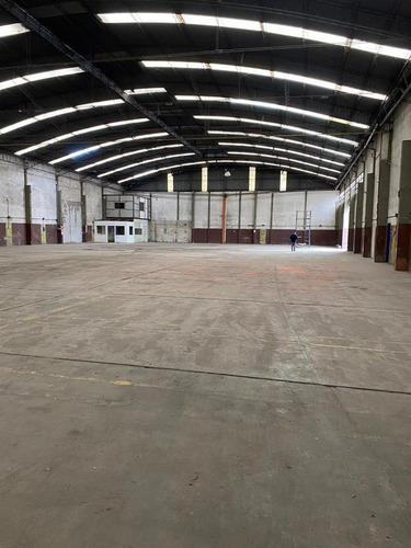 Imagen 2 de 10 de Galpones, Playa Y Oficinas En Venta - San Miguel
