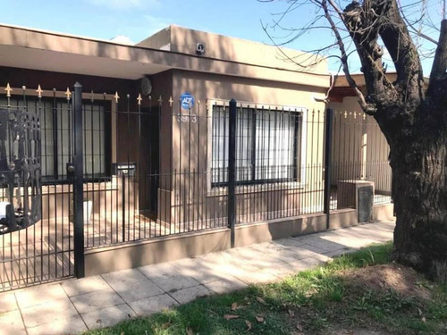 Imagen 2 de 19 de En Venta. Moderna Casa Totalmente Reciclada, 3 Dorm, Fondo L