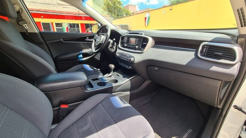 Imagen 7 de 14 de Kia Sorento 2017 2.4 Lx At