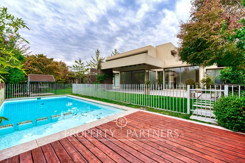 Impecable Casa En Los Bravos Nororiente Con Piscin...