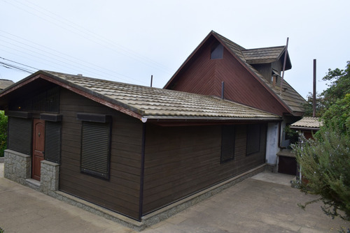 Vende Hermosa Y Acogedora Casa Con Maravillosa Vista Al Mar