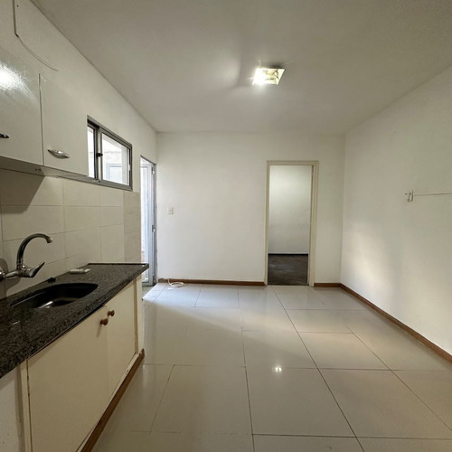 Alquiler Apartamento En Pocitos 1 Dormitorio Sin Gastos Comunes.