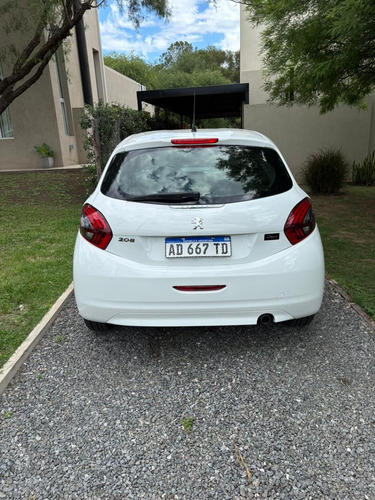 Peugeot 208 1.6 Active