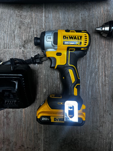 Combo Dewalt Xr Seminuevo Dcd805 Dcf887 Dck2490d2 (Usado)