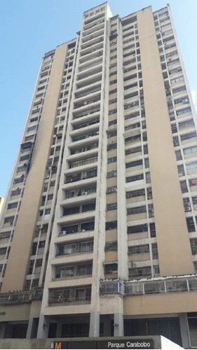 En Venta Apartamento En La Avenida Universidad - La Candelaria.