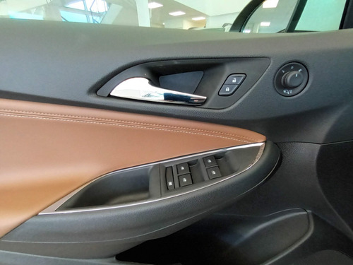 Imagen 9 de 18 de Chevrolet Cruze 5 Premier Mr