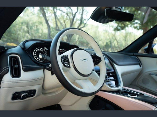 Imagem 12 de 15 de Aston Martin Dbx V8 2p