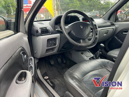 Clio 1.6 Privilége Sedan 16v Flex 4p Manual