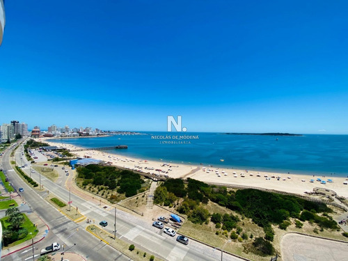 Departamento De 3 Dormitorios En Millenium Tower, Punta Del Este- Ref: 3345