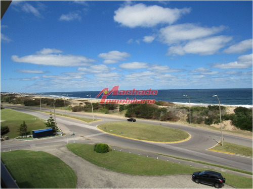 Imagen 9 de 30 de Venta De Apartamento De 3 Dormitorios Y Dep. De Servicio En Punta Del Este.
