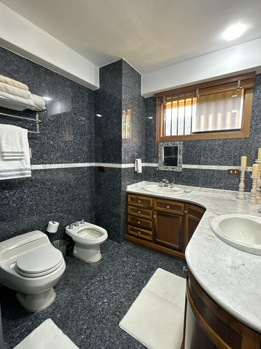 Pb En Alquiler 600 M2 Colinas De Tamanaco