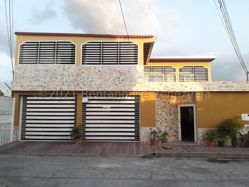 Imagen 1 de 25 de Casa Duplex Remodelada En Venta Urb Orticeño Estef 21-27270