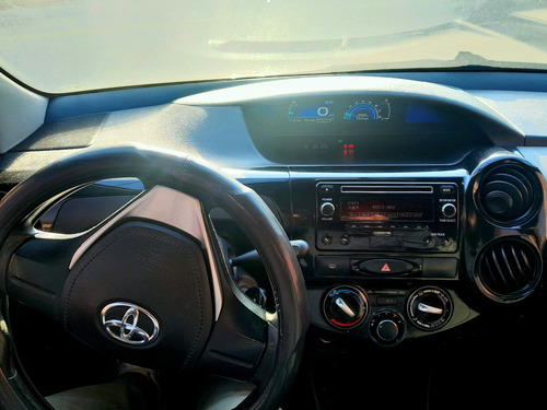 Toyota Etios 1.5 Sedan X