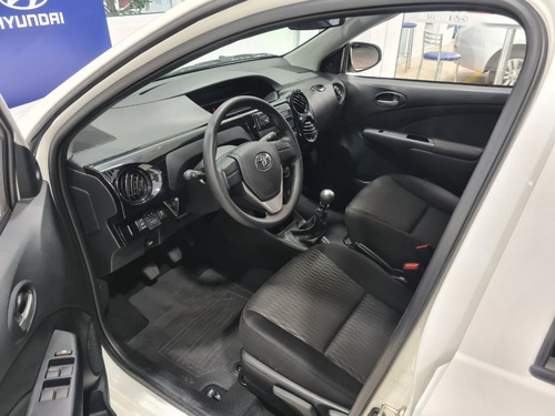 Imagem 8 de 10 de Toyota
