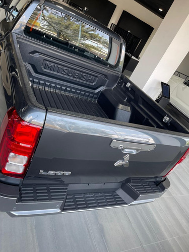 Mitsubishi L200 2.4 Cd Glx 4X2 Mt