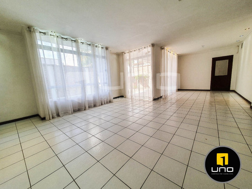 Barrio Equipetrol Amplio Inmueble En Alquiler