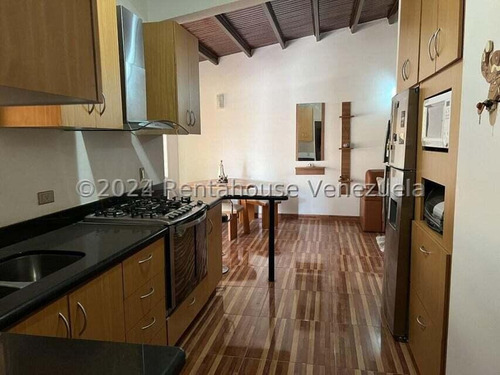 Casa En Alquiler En Cabudare Codigo 24-20585, Res La Trigalena Ii, Amoblada Y Recien Remodelada Y Moderna Con Tanque De Agua En Conjunto Cerrado, Contactame Soy Gabriela Irastorza De Rentahouse.