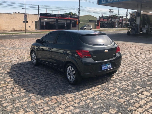 Imagem 3 de 9 de Chevrolet Onix 1.4