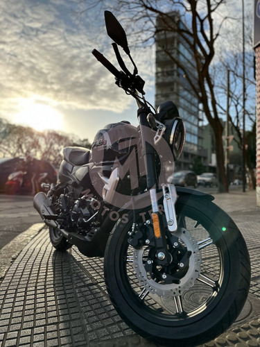 Imagen 3 de 16 de Gilera Ac4 Cafe Racer 2022 Voge Scrambler Ahora 12 18 Loncin