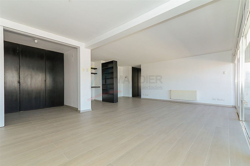 Departamento En Venta De 2 Dorm. En Las Condes