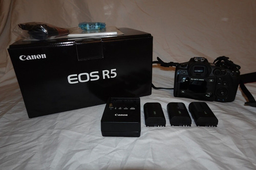 Imagen 1 de 4 de Canon Eos R5 45.0mp Cámara Mirrorless Negra Con Accesorio Co