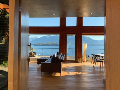 Imagen 3 de 30 de Casa Contemporánea Excepcional Vista Al Lago Nahuel Huapi