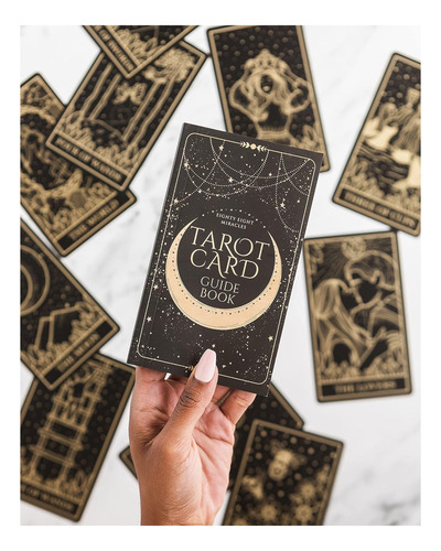 Ochenta Y Ocho Milagros Cartas Místicas De Tarot Dorado Y De