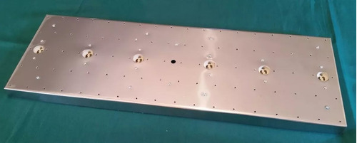 Imagem 5 de 9 de Base De Aço Inox 66x22cm Para Montagem De Lustres 90 Furos