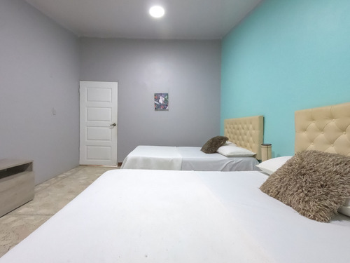 Imagen 6 de 8 de Pb-t12 Habitacion En Isla Con Desayuno Aire Acondicionado Y Wifi