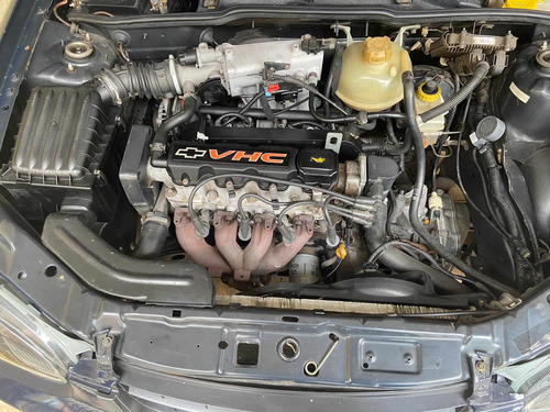 Imagem 13 de 14 de Chevrolet Corsa Classic 2005 1.0 Life 4p Gasolina