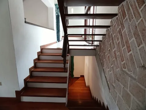 Casa En Arriendo Ubicada En Rionegro Sector Llanogrande (16007).
