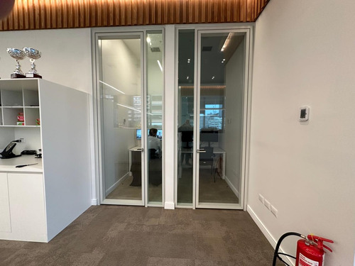 Vendo Oficina De Lujo De 173 M2 En Nueva Costanera, Vitacura