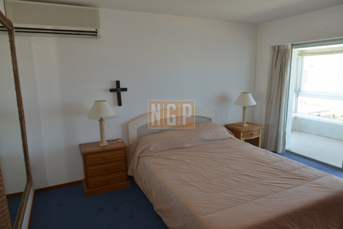 Divino Impecable Con Servicios- Ref: 1382