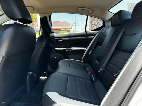 Nissan Versa 1.6 Exclusive Navi At