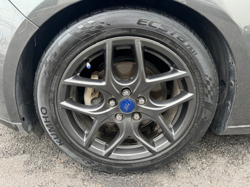 Ford Focus 2.0 Se Luxury Ta Mt