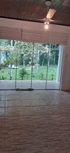 Casa Com 2 Quartos, 2 Banheiros, 2 Vagas Na Garagem