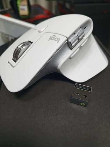 Logitech Mx Master 3s - Mouse Inalámbrico - Gris Pálido