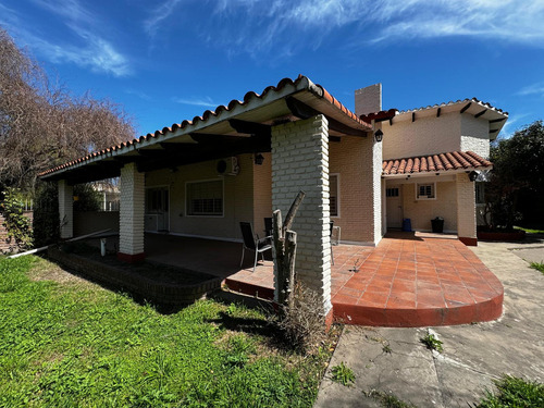 Hipolito Yrigoyen Al 1500 - Venta Casa 3 Dormitorios En Funes
