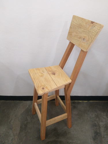 Silla Alta Con Respaldar En Madera Para Barras Y Restaurante