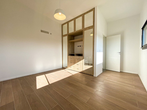 Imagen 30 de 30 de Venta Casa 6 Amb. Piscina El Cantón Barrio Golf!