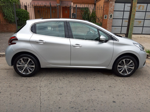 Peugeot 208 1.6 Feline 2018