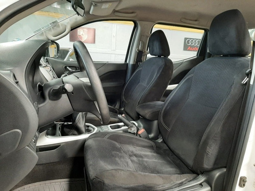 Imagen 8 de 15 de Nissan Np300 Frontier 2017 2.5 Le Aa Mt