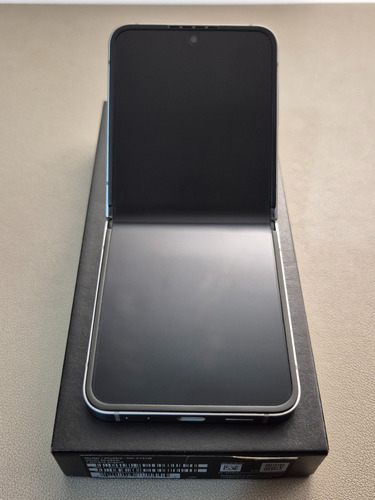 Samsung Galaxy Z Flip 6 12gb 256gb Plata Snapdragon Gris (Usado)
