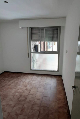 Departamento Refaccionado De 1 Dormitorio En Alberdi!